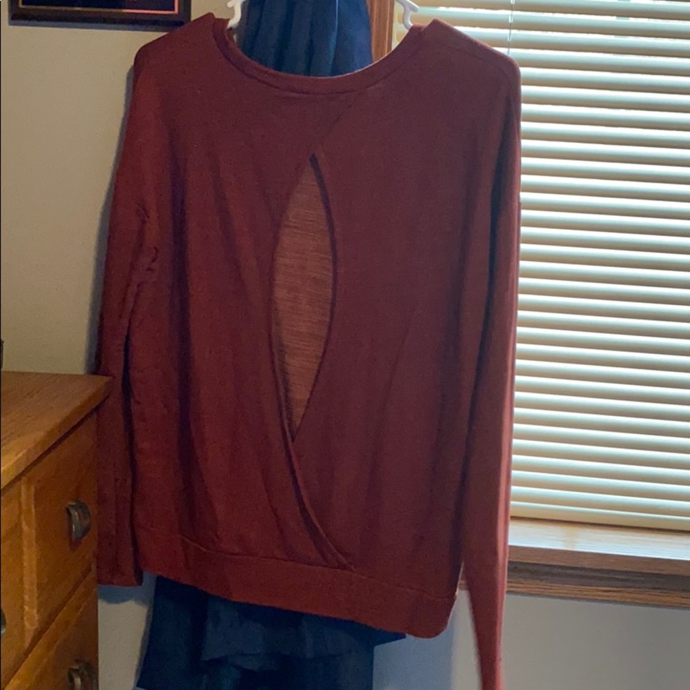 Red sweater - Picture 2 of 3